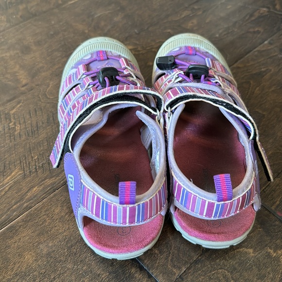 Dream Paris - Closed-Toe Outdoor Summer Sport Sandals - Size 3 - Picture 4 of 5